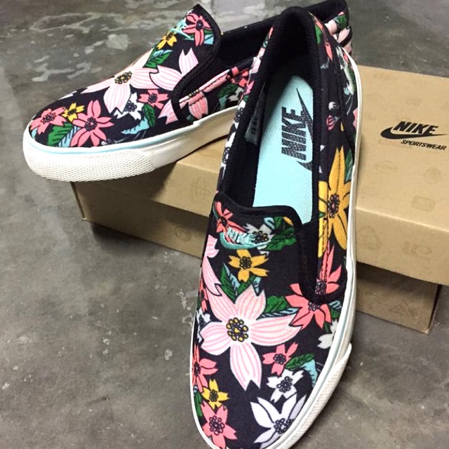 nike toki floral