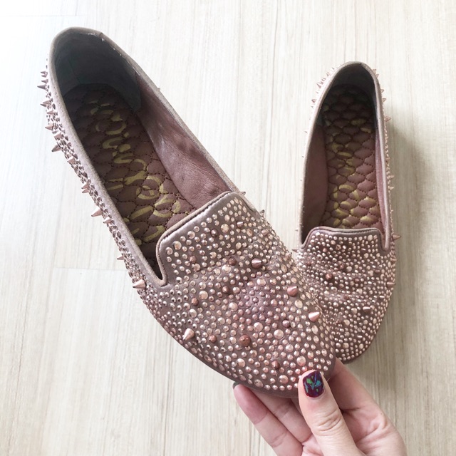 รองเท้ามือสอง Sam Edelman s.6.5 Rose Gold Adena Flats ผ้าซาตินปักหมุดรอบ คริสตัลแน่น ใส่สบาย