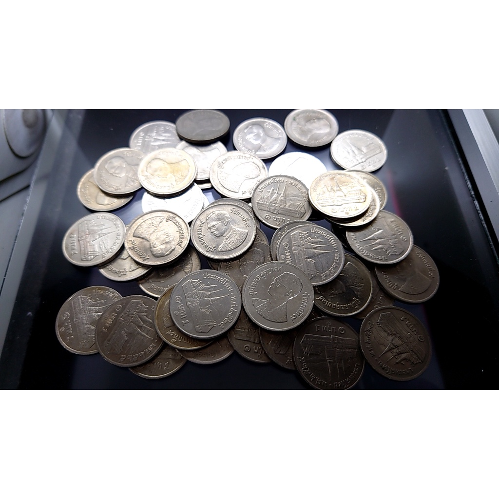 เหรียญ 1 บาท หลังวัด (จัดชุด 10 เหรียญ)ปี 2525 ผ่านใช้งานน้อยมาก สวยๆ