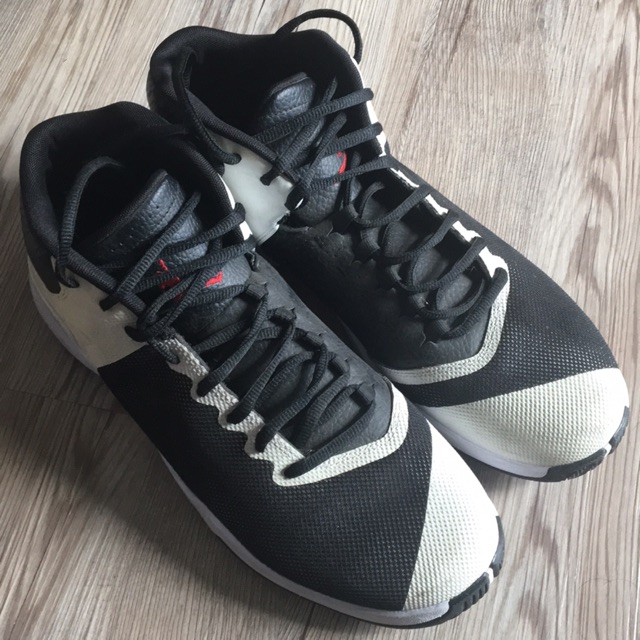 รองเท้าบาส Nike Jordan