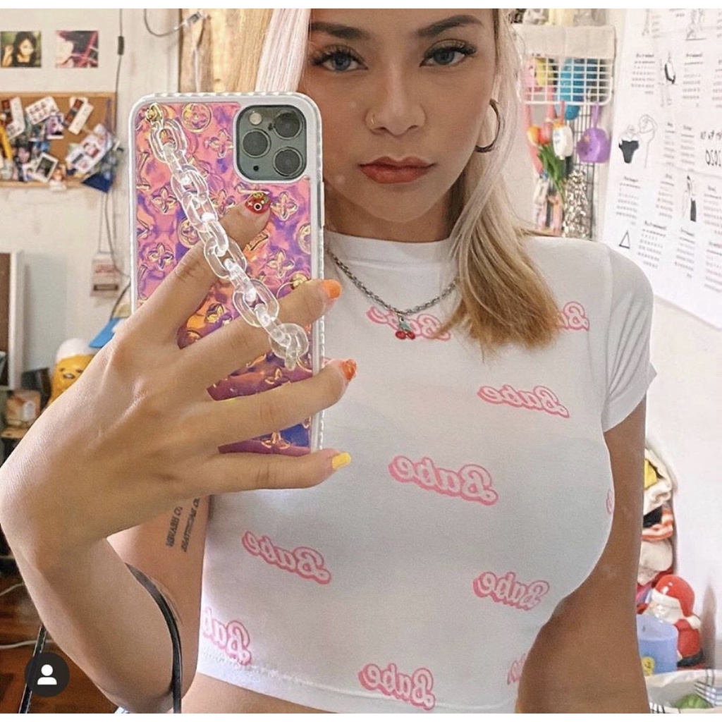 เสื้อครอปสกรีนลาย Babe MAYANA BKK