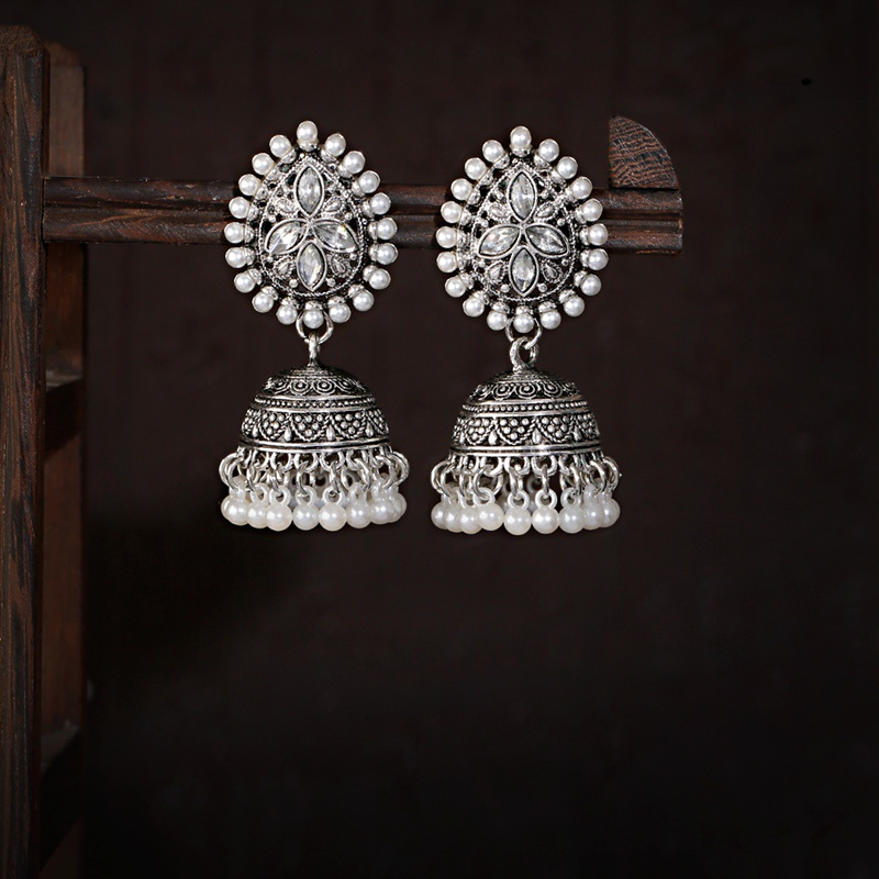 Vintage Silver สีคริสตัลดอกไม้โลหะผสม Bollywood Oxidized ต่างหูสําหรับผู้หญิงชาติพันธุ์เพิร์ลพู่ Dangle ต่างหู - รูปที่ 4