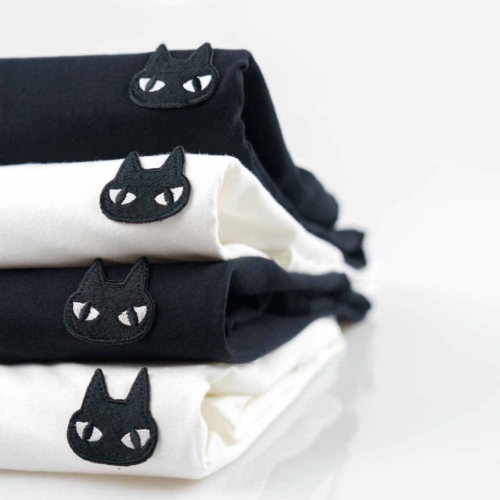 <พร้อมส่ง> เสื้อยืด ลายน้องแมวสีดำ เนื้อผ้าพรีเมียม