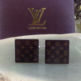 superbrandnameกระดุมLouid Vuitton