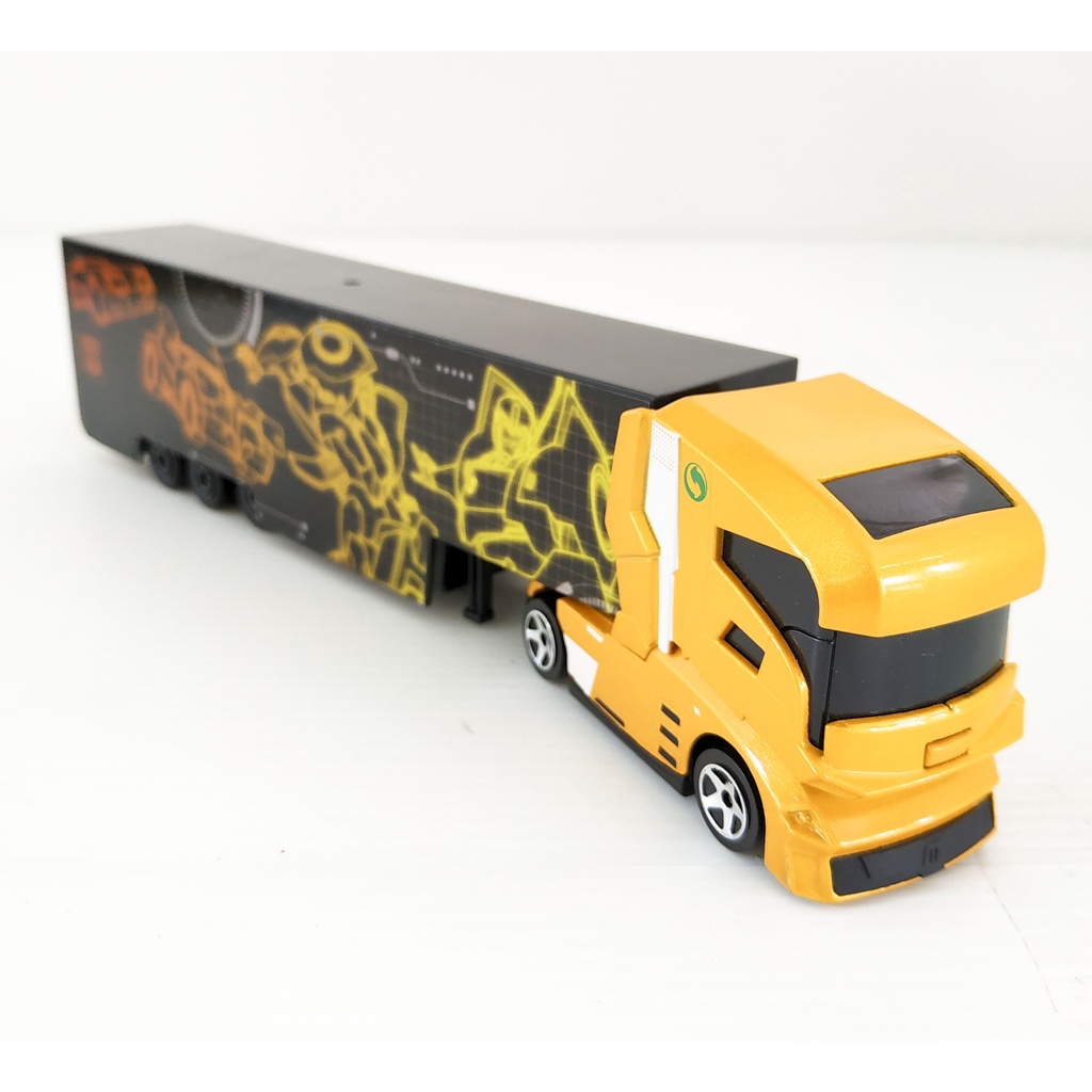 Majorette Transformer Collection Transformer Truck - Yellow Color / scale 1/87 (8 inches) no Package