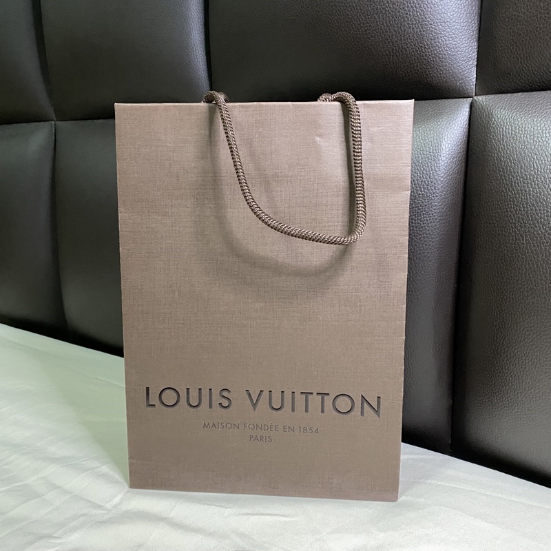 ถุงกระดาษ Louis Vuitton ของแท้