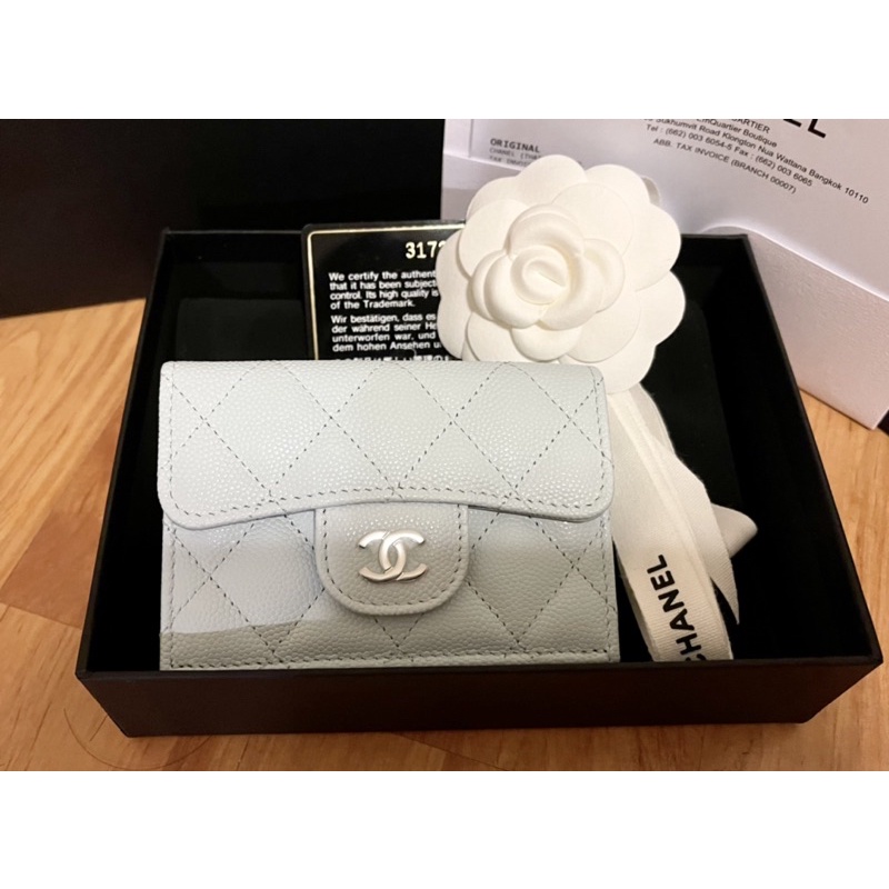 ของใหม่ Chanel Classic small Tri-fold wallet 21K SHW light blue