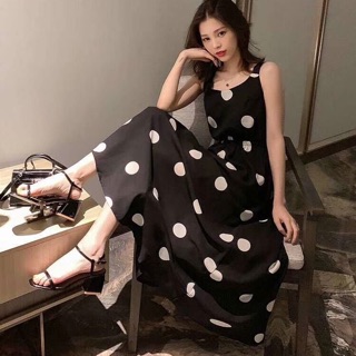 🖤Polka dot korean dress🖤   เดรสลายจุดใหญ่ น่ารัก งานดี๊ดี มีซับในหนา ผ้ามีน้ำหนัก ทิ้งตัว เว้าหลังแซ่บๆ  ไม่โป๊