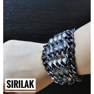 สร้อยข้อมือโลหะถัก ล้อมด้วยโซ่รมดำ