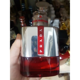 PRADA LUNA ROSSA SPORT EDT 100ML  กีฬา’ ถือว่าเป็นแก่นแท้ที่อยู่ในดีเอ็นเอของแบรนด์ PRADA มาโดยตลอด ซึ่งน้ำหอมตระกูล LUN