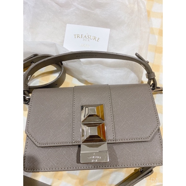 atreasurebox taupe layer s