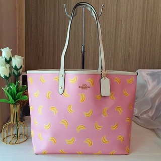 ✨ผ่อน0%แท้100%✨ กระเป๋าสะพาย กระเป๋าทรงช้อปปิ้ง กลับด้าน REVERSIBLE CITY TOTE WITH BANANA PRINT (COACH 2781)