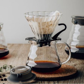 กรวยดริปกาแฟ กรวยดริปแก้ว มีฐานวางบนเหยือกและหูจับ สำหรับดริปกาแฟ วัสดุทำจากแก้วหนา ทนความร้อนได้ดี