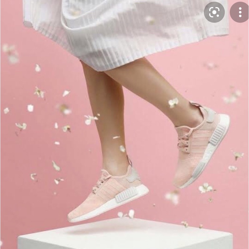 Adidas nmd r1 pink แท้💯 (สิ้นค้ามือสองสถาพ94%)