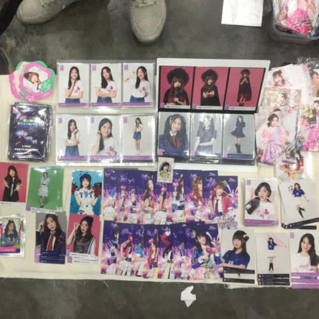 BNK48 มีหลายอย่าง จะมีราคาตั้งแต่ 10บาทขึ้นตามราคาสินค้า