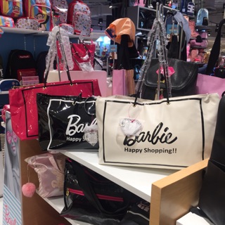 🔥ด่วน🔥ของมาเติมแล้ว Barbie 100% shopping bag เป็นหนังทั้งใบนะคะสวยมากๆ ราคาลดจาก 25xx