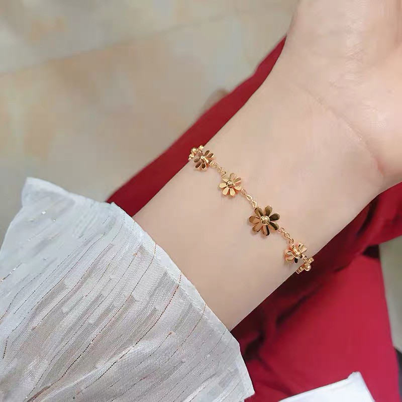 สร้อยคอโซ่สั้น เหล็กไทเทเนียม ชุบทอง 18K จี้ดอกเดซี่ สีโรสโกลด์ เข้ากับทุกการแต่งกาย แฟชั่นยอดนิยม สไตล์เกาหลี ญี่ปุ่น สําหรับผู้หญิง