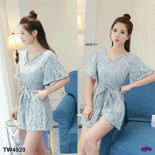 TwinsShopVip💗พร้อมส่ง TW4920 จั๊มสูทลูกไม้คอวีขาสั้น V-neck lace jumpsuit with short sleeves