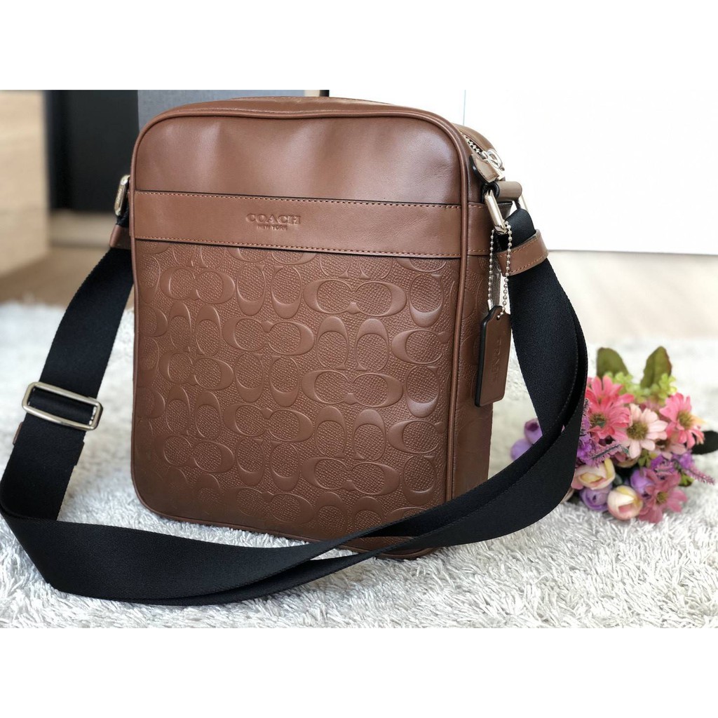 Coach แท้ ✔️ พร้อมส่ง  กระเป๋าสะพายข้างชาย หนังครอสเกรนลาย C | Coach Charles Flight Bag in Signature