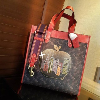 COACH C0769 FIELD TOTE IN SIGNATURE CANVAS WITH BIG APPLE SKYLINE