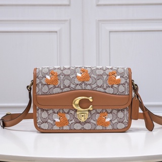 ของแท้ 💯%Coach Classic Logo กระเป๋าสะพาย Jacquard Cartoon Graphic STUDIO (M) C7934