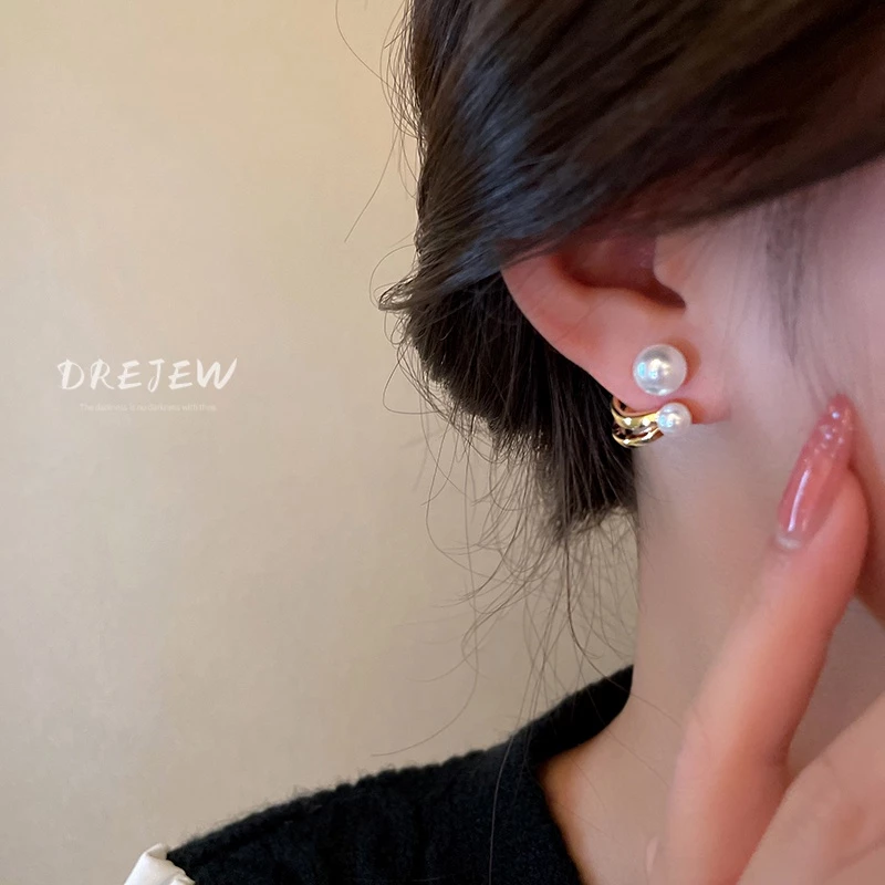 DREJEW ต่างหูเข็มเงิน 925 ประดับมุกเมทัลลิก รูปตัว C สไตล์เกาหลี เรียบง่าย ระดับไฮเอนด์ สําหรับผู้หญิง 2