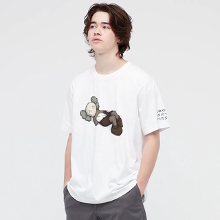 เสื้อยืดครอป พร้อมส่ง Uniqlo เสื้อยืดคอกลมแขนสั้นพิมพ์ลาย Kaws สําหรับผู้ชาย / ผู้หญิง (Ut) 446311/446312