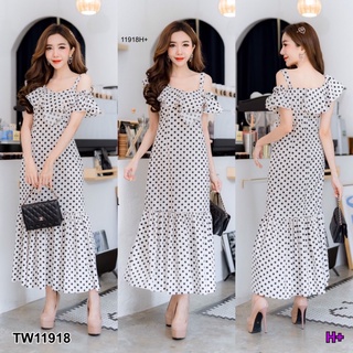 👗Pfashion [ส่งไว!!🚛] P11918 เดรสเปิดไหล่แต่งระบายลายจุด Open-shoulder dress with polka dot ruffles.