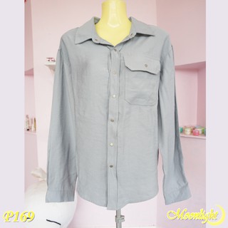 ( โล๊ะตู้ ส่งต่อ ) เสื้อยีนส์เทียม มือ 1 ป้ายห้อย งานป้าย : FASHION