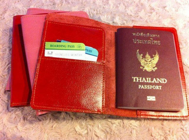 PASSPORT COVER ปกพาสปอร์ต (หนังวัวแท้)  สลักชื่อฟรี  มีรับประกันสินค้า