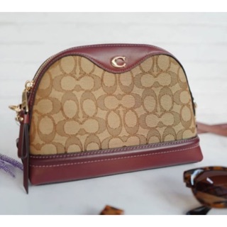 กระเป๋า สะพายข้าง สีแดง Coach Ivie Crossbody in Signature Jacquard ลายซี