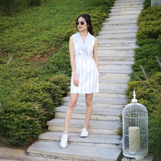 Vanilette Tricia dress เดรสสไตล์มินิมัล ลายทางเทาขาวปก  สีเทา