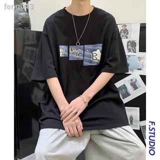 feng043@fangshaomen s clothes 2022 ฤดูร้อนสบายๆการ์ตูนพิมพ์แขนสั้นผู้ชาย INS สไตล์ฮ่องกงหลวมทั้งหมดตรงกับเสื้อยืดแนวโน้ม
