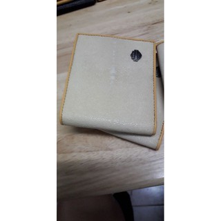 กระเป๋าหนังปลากระเบน stingray wallet gray ivory