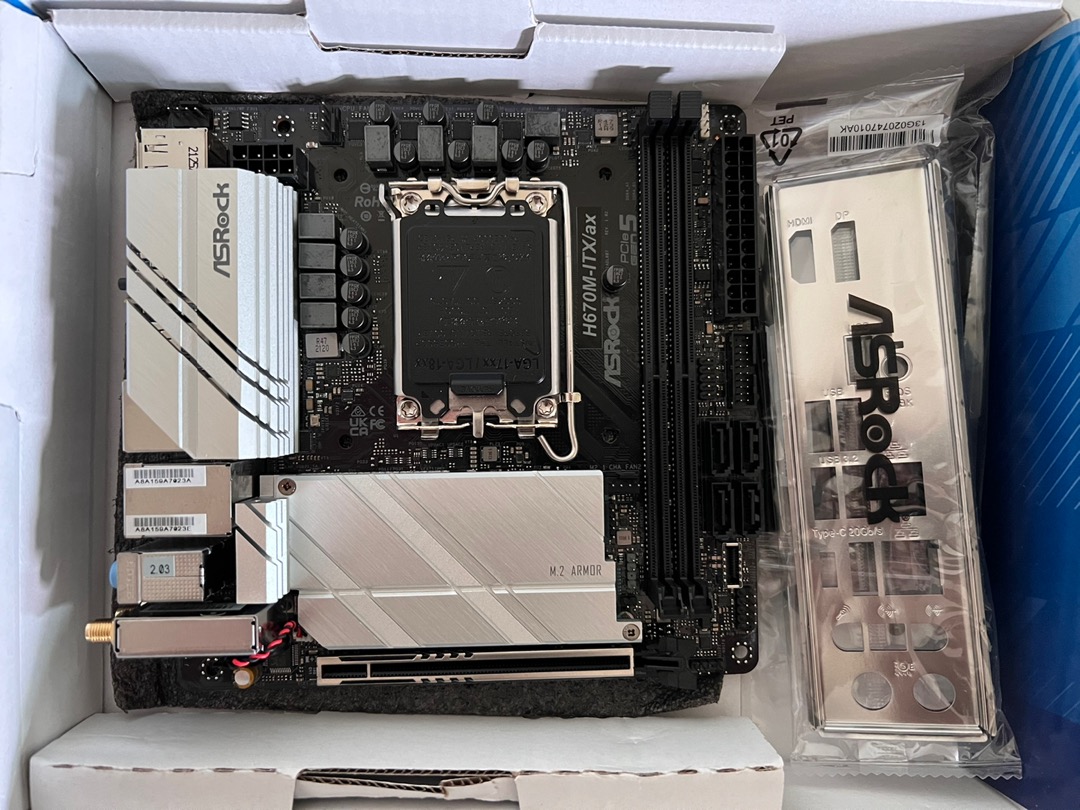 ASROCK Z690M-ITX/ax 第13世代Coreプロセッサ Raptor Lake 対応版 - パーツ