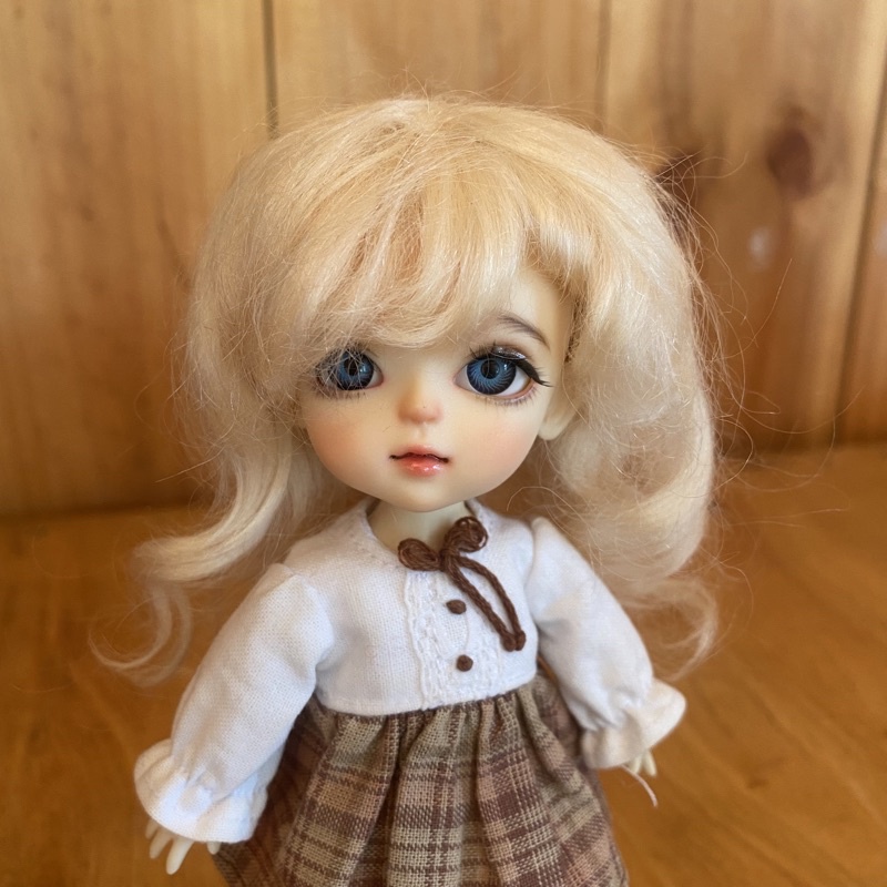 BJD 1/8 ชุด+วิกน้อง lati y มือสอง