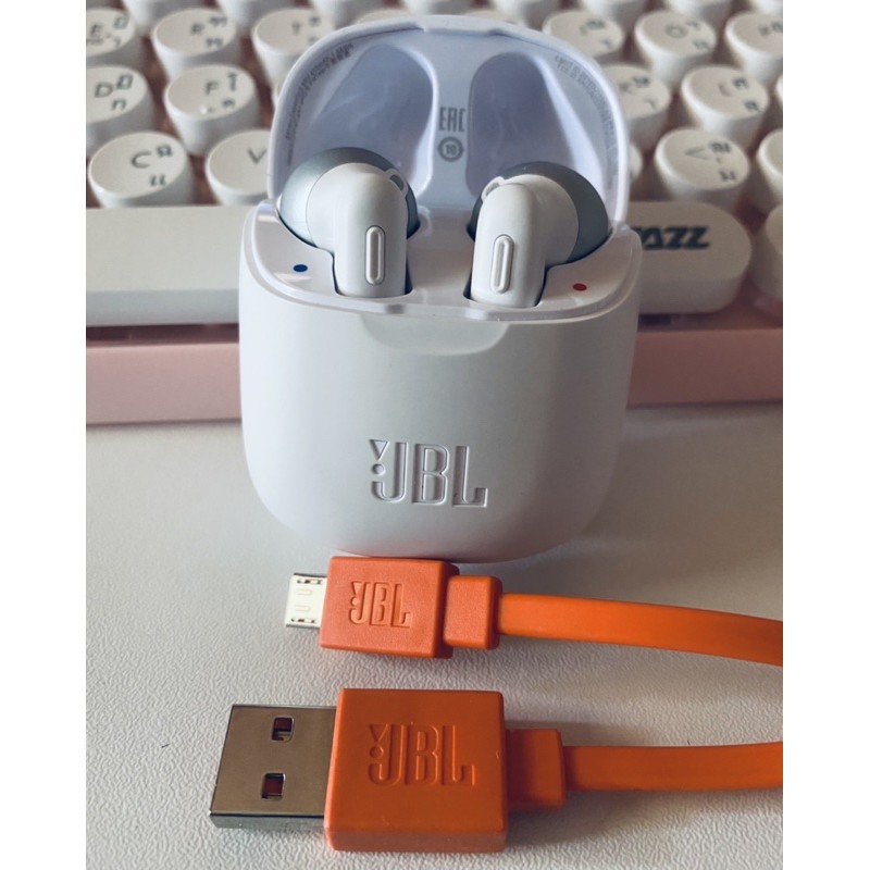 (ขายแล้วค่ะ) หูฟังบลูทูธไร้สาย JBL Tune 220TWS true wireless 3,290