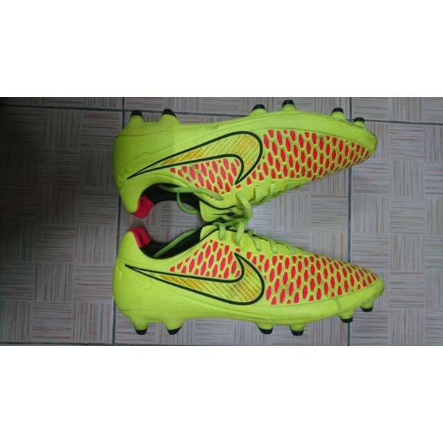 Nike magista รองท็อป