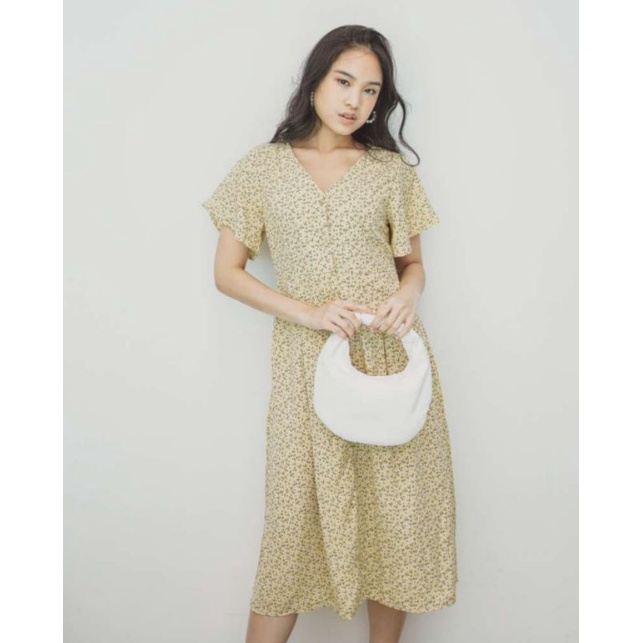 ใหม่ This is เมษายน Kelani Flower Midi Dress - สีเหลือง