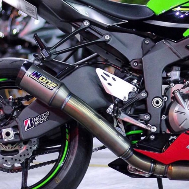 ท่อไทเทเนียม    zx6r