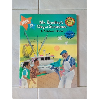 Mr.Bradleys Day of Surprises. นิทานมือสอง สติ๊กเกอร์ไม่ครบ ติดไปแล้วบางหน้า