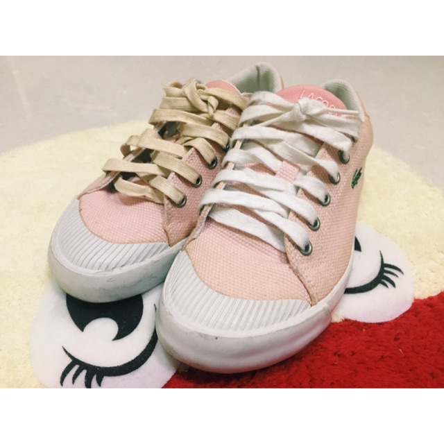 รองเท้าผ้าใบ LACOSTE มือสอง