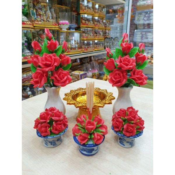 **ชุดบูชาท้าวเวสสุวรรณทั้งชุด 6 ชิ้นราคา 495บาท** ชุดบูชาพระแม่ ทั้งหมดมี 6 ชิ้น *แจกันกุหลาบทำจากดินปั้น*