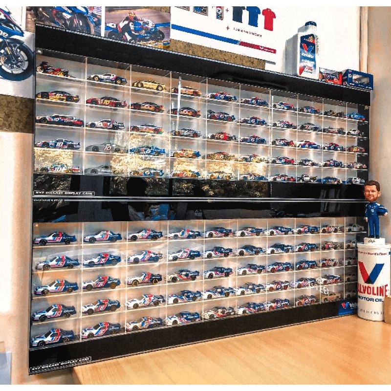 ตู้อะคริลิ​ค​โชว์รถสเกล​1:64+ไฟLED (50ช่อง)