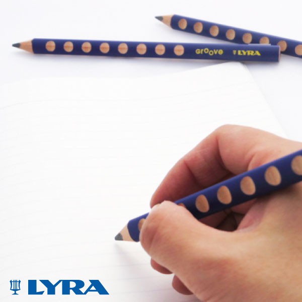 (ของแท้ 100%) ดินสอฝึกเขียนแท่งสามเหลี่ยมจัมโบ้ : LYRA Groove Jumbo Triangle Pencil