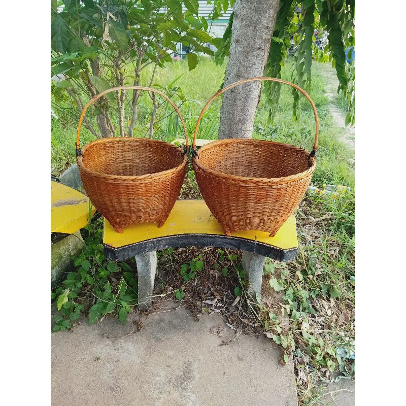 ตะกร้าไม้ไผ่สานรุ่นใหญ่ ทาแสลคกันปลวกมอดอย่างดี ภูมิปัญญาชาวบ้าน