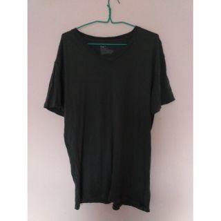 เสื้อคอวี Gap