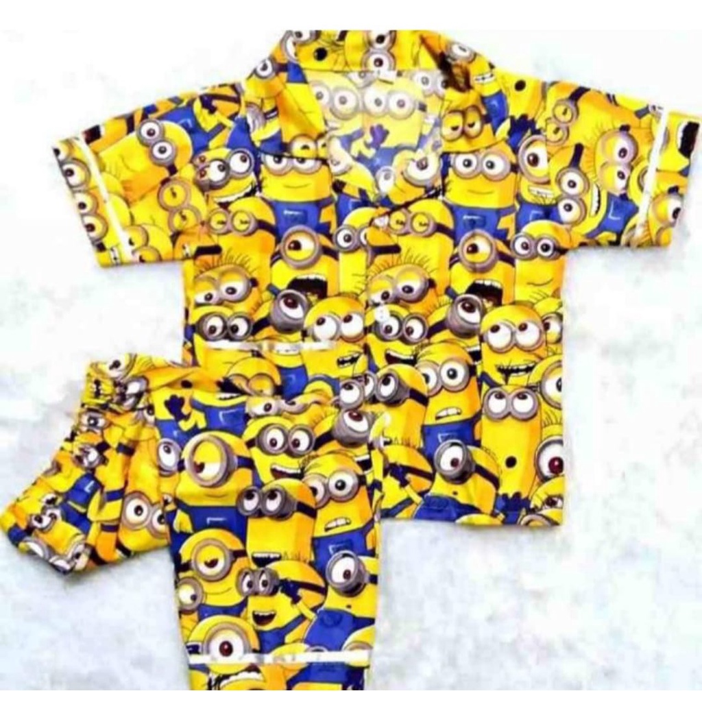 CHILDRENS PAJAMAS WITH YELLOW MINION MOTIF / CHILDRENS SLEEPING CLOTHES