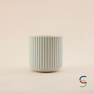 SARABARN Round Porcelain Vase | แจกัน แจกันลายคลื่น ทรงเตี้ย สีฟ้าอ่อน