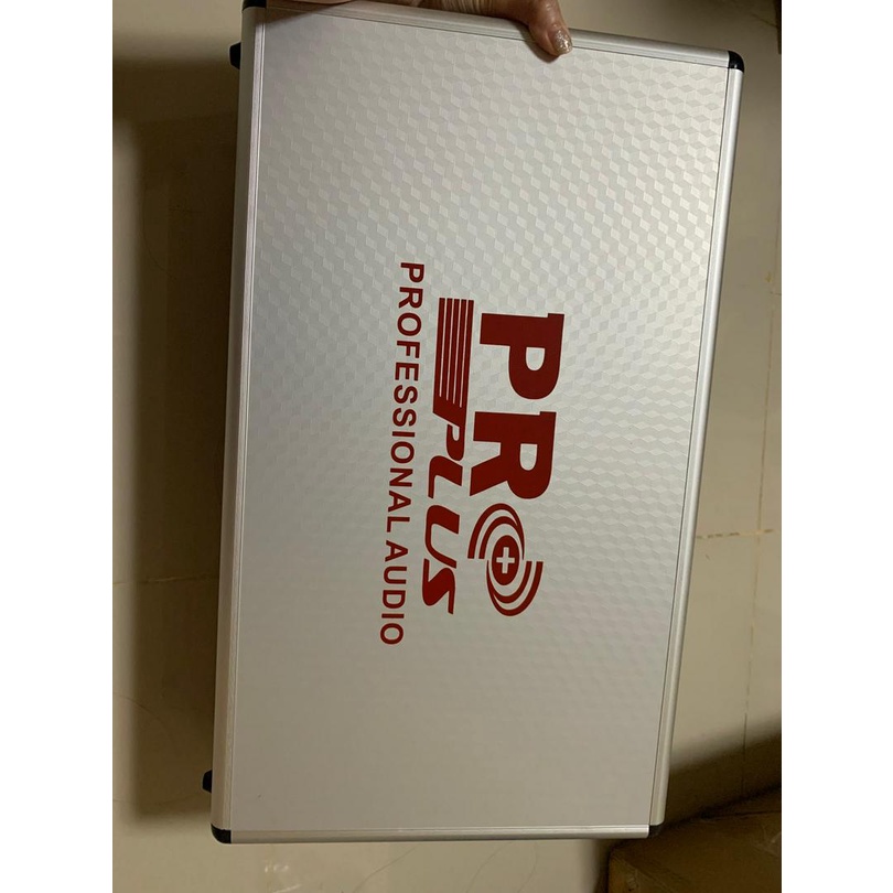 กล่องใส่ไมค์ลอย PRO PLUS กล่องไมค์ กล่องเก็บไมค์ ใส่ไมค์ลอย มีโฟมกันกระแทก ขนาด52cm.X14cm.X30.5cm. ก